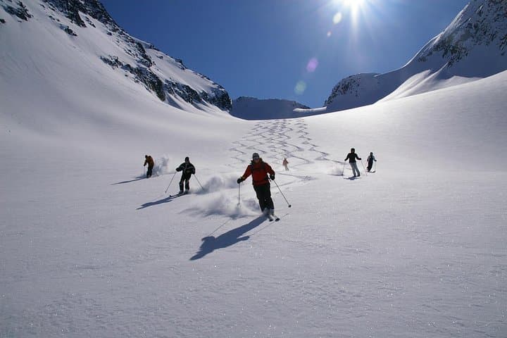 Heli-ski the Skeena Ranges: Classic Package at Yellow Cedar Lodge (NEH)