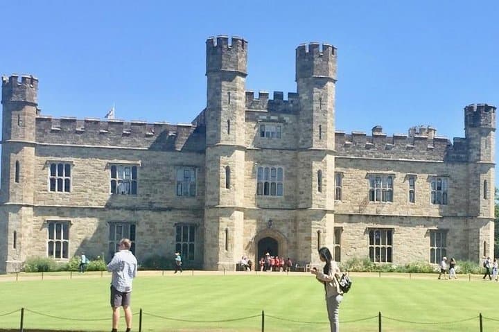 Day Trip from London: Leeds Castle, Canterbury & White Cliffs of Dover