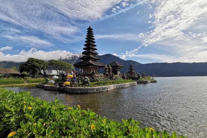 Bali’s North-to-West Day Loop: Ulun Danu, Banyumala Falls, Jatiluwih & Tanah Lot photo 2