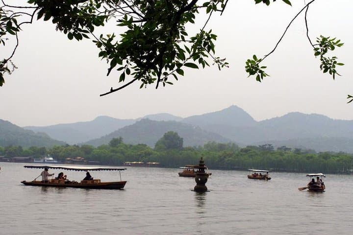 Private West Lake Day Tour from Shanghai — Limo Transfer to Hangzhou's UNESCO Lake photo 6