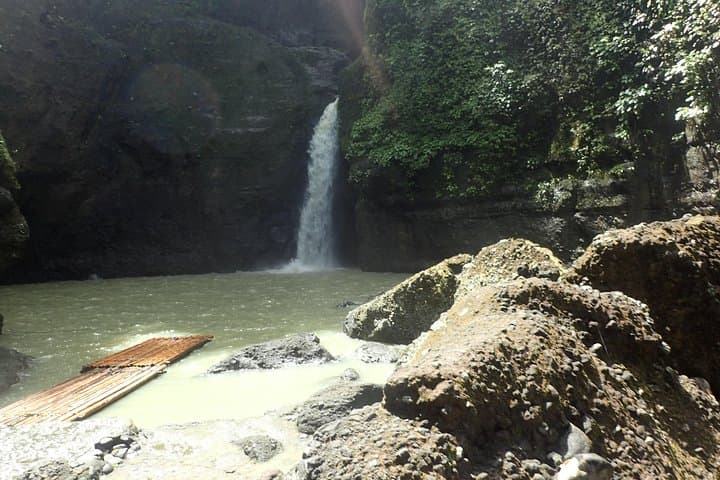 Pagsanjan Falls Shoot-the-Rapids Canoe Trip from Manila with Authentic Filipino Lunch photo 3