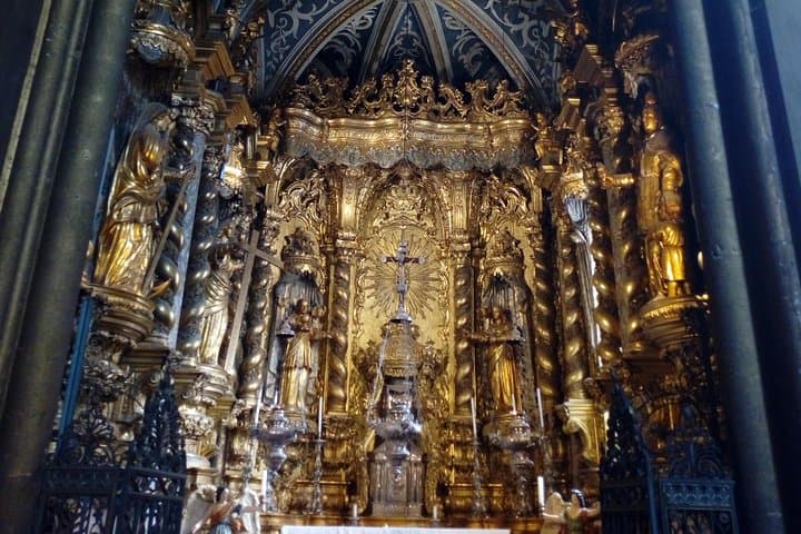 Funchal City & Madeira Wine Walking Tour — 2-Hour Market Stroll & Tasting photo 4