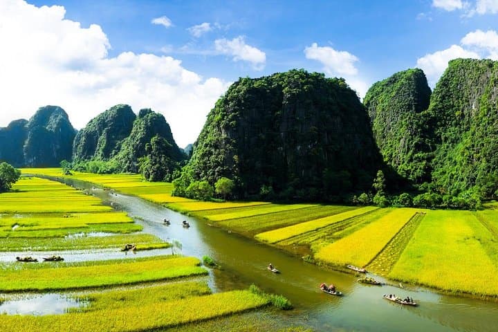 Tam Coc, Hoa Lu & Mua Cave: Luxury Day Trip from Hanoi with Boat, Bike & Panoramic Views photo 2