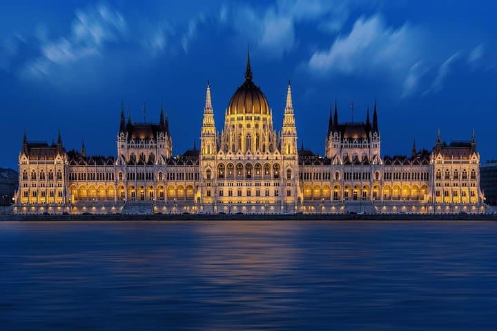 Private Prague to Budapest Transfer: Door-to-Door Comfort with Local Insight photo 5