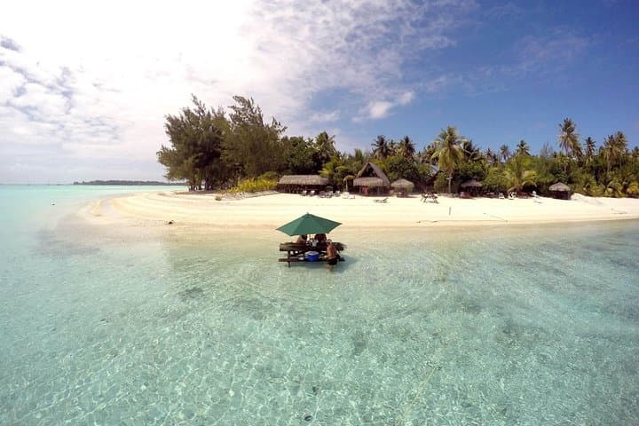 Luxury Private Catamaran Full-Day Sail & Polynesian Motu Lunch in Bora Bora