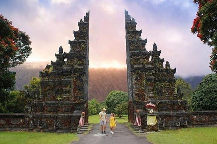 Northern Bali Scenic Instagram Tour: Ulun Danu, Handara Gate & Banyumala photo 5