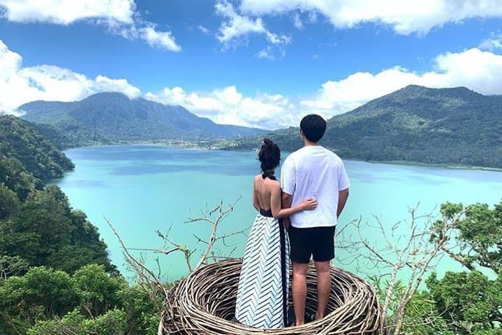 Northern Bali Scenic Instagram Tour: Ulun Danu, Handara Gate & Banyumala photo 2
