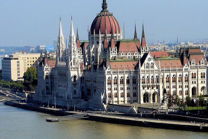 Private Budapest City Tour by Car — 4‑Hour Highlights, History & Practical Tips photo 4