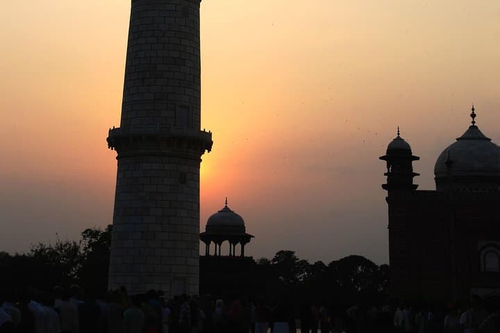 Bangalore to Taj Mahal Same-Day Flight Tour: Agra Highlights with Skip-the-Line Access photo 3