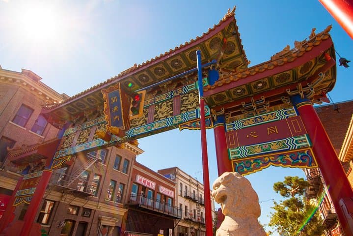 Explore Hidden Gems in Victoria: Local Old Town Walking Tour photo 4