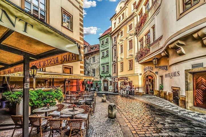 Pilsen to Prague Private Transfer with Two Sightseeing Stops — Fast, Flexible, Local photo 4