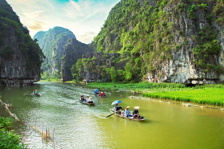 Hoa Lu, Trang An & Mua Cave: Limousine Day Trip from Hanoi to Tam Coc's Best Views photo 5