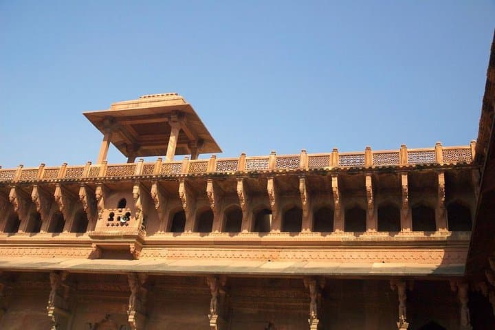 Hyderabad to Taj Mahal Same-Day Tour: Flights, Guide & Agra Fort Visit