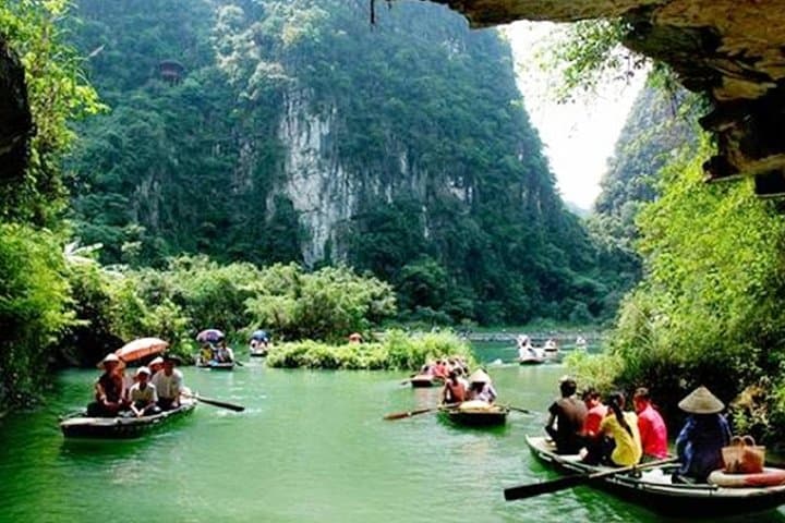 Hoa Lu, Trang An & Mua Cave: Limousine Day Trip from Hanoi to Tam Coc's Best Views photo 4