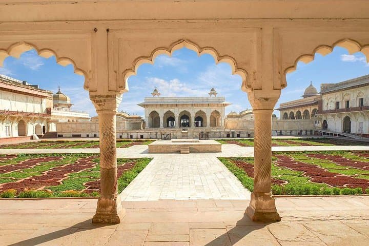 Taj Mahal Group Tour from Delhi — Full-Day Guided Visit to Agra photo 5