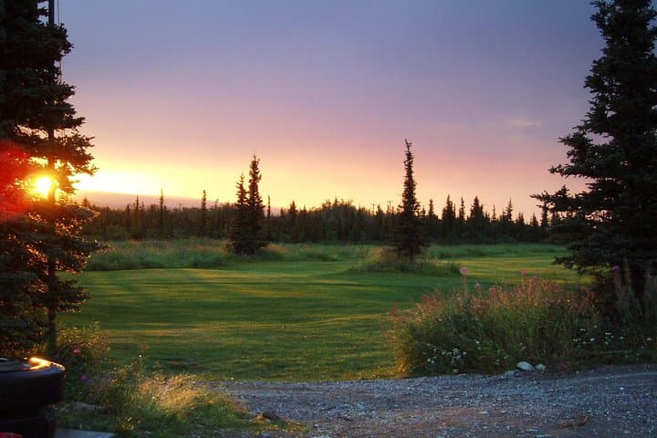 Golfing on the Alaskan Tundra: Black Diamond’s Rugged 9-Hole Course Experience photo 3