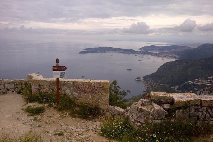 Explore the Côte d'Azur: Eze, Coastal Villages & Antibes in One Day