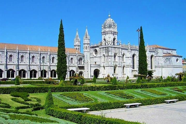 Lisbon to Sintra and Beyond: Private Luxury Portugal Tours (5-Day Customized Itineraries)