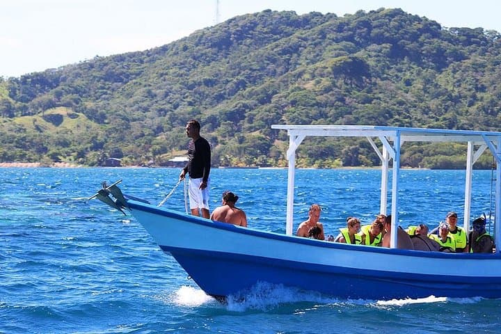 Half-Island Cruise and Snorkel to Pigeon Cay, Roatán photo 2