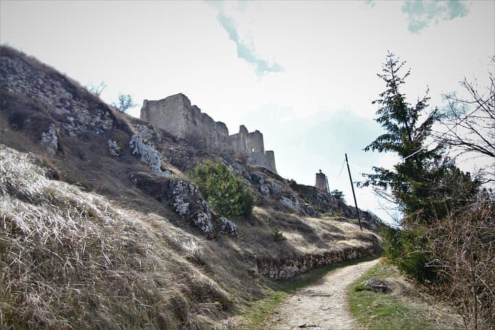 Medieval Abruzzo Day Tour: Rocca Calascio & Santo Stefano di Sessanio with Local Lunch photo 4