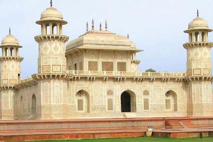 Taj Mahal & Agra City E‑Rickshaw Full‑Day Guide: Sunrise, Forts & Local Eats photo 4