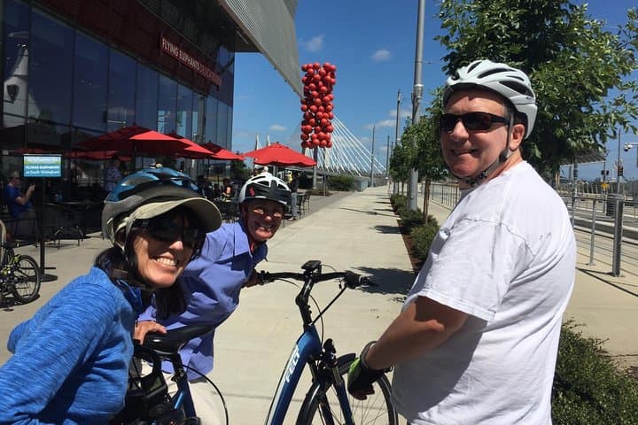 Portland by eBike: Private 2.5‑Hour City Tour of Neighborhoods & Food Carts photo 6
