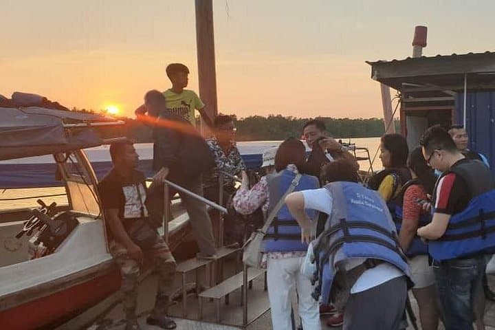 Kuala Selangor Fireflies Boat Tour: Night Cruise to Kampung Kuantan photo 1