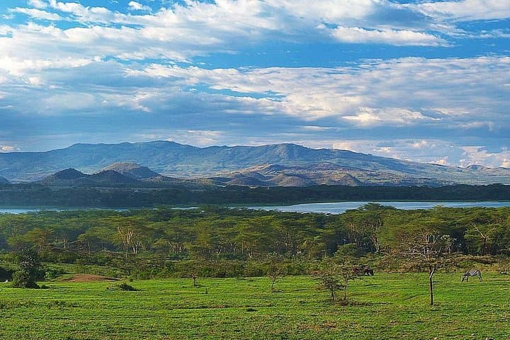 Hells Gate & Lake Naivasha Private Layover: Bike Through Gorges, Hike and Boat for Hippos photo 3