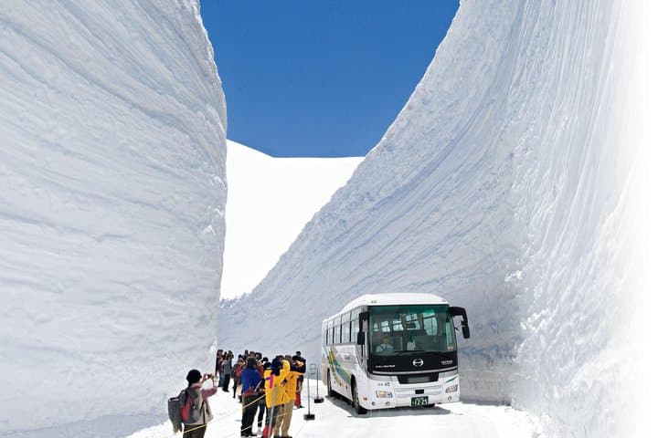 Two-Day Tateyama Kurobe Alpine Route: Snow Walls, Kurobe Dam & Historic Shirakawa-go