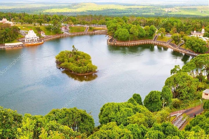 Exotic South Mauritius Full-Day Nature Tour — Trou aux Cerfs, Chamarel & Ebony Forest photo 4