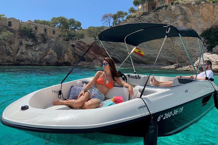 License-Free Boat Rental Along Mallorca’s Southwest Coast — Santa Ponsa to Camp de Mar