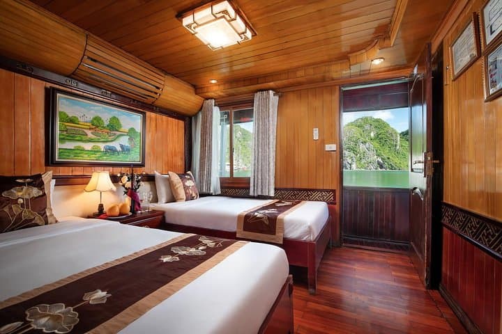 Halong Bay Overnight Cruise with Private Airport Drop-Off and Kayaking photo 3