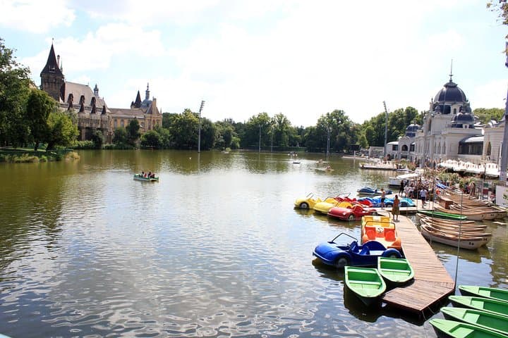 Budapest E-Bike Tour: City Sights, Coffee Stop & Buda Views photo 3