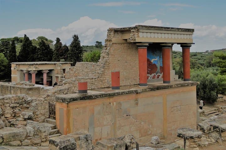 Private Knossos and Heraklion City Tour: Flexible Half-Day Private Drive photo 2