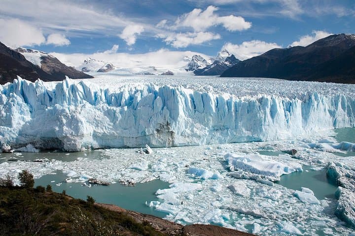 Full-Day Puerto Natales to Perito Moreno Glacier Transfer & Viewing photo 5