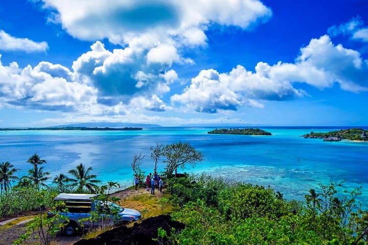 Bora Bora 4WD Private Island Tour — East Matira, WWII Cannons & Local Workshops photo 2
