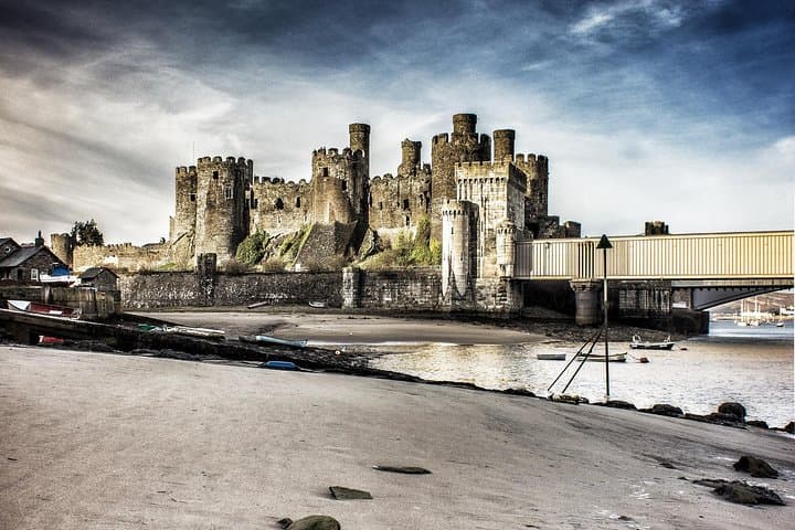Castles, Slate, and Peaks: A Day Exploring Snowdonia from Llandudno photo 4