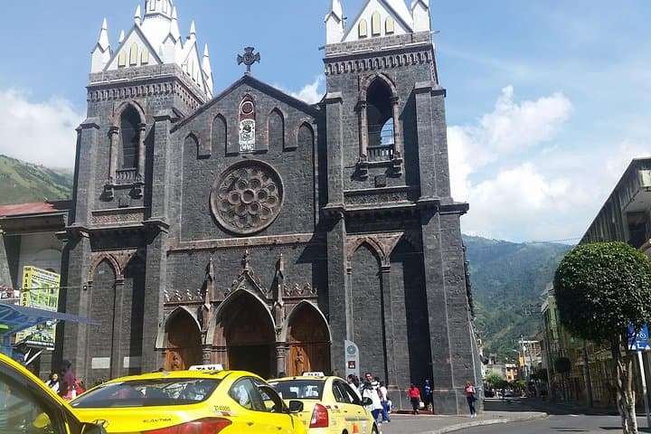 Quito to Baños 2-Day All-Inclusive Adventure: Waterfalls, Swing & Rafting photo 4