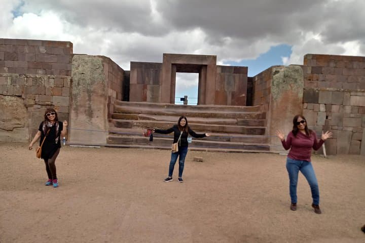Tiwanaku & Titicaca: One-Day Bolivian Living Experience with Totora Rafts photo 2
