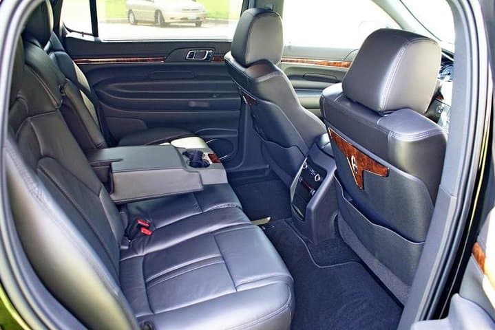 O'Hare to Downtown Chicago Private Sedan Transfer — Luxury Airport Pickup photo 5