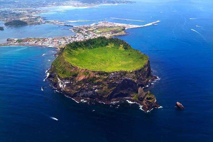 Design Your Own Full-Day Private Jeju Island Tour — Custom 9-Hour Guided Experience photo 3