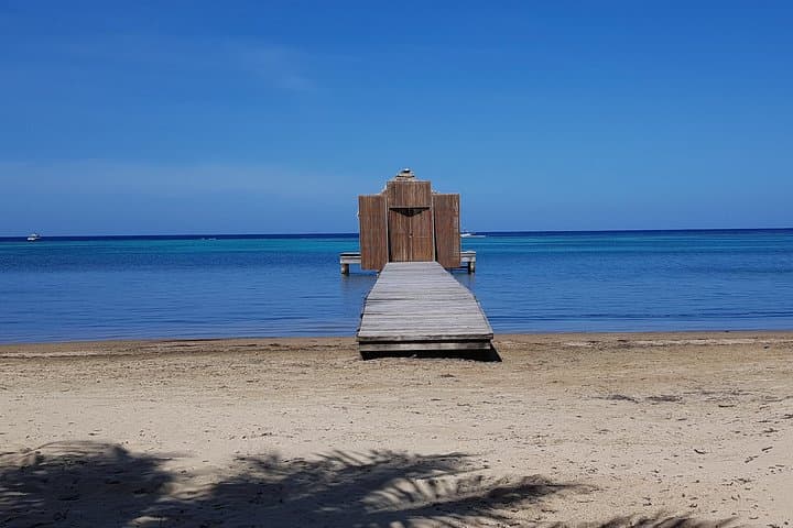 Seaview Spa Getaway on Roatán — Massage, Pool & Paddleboard Access