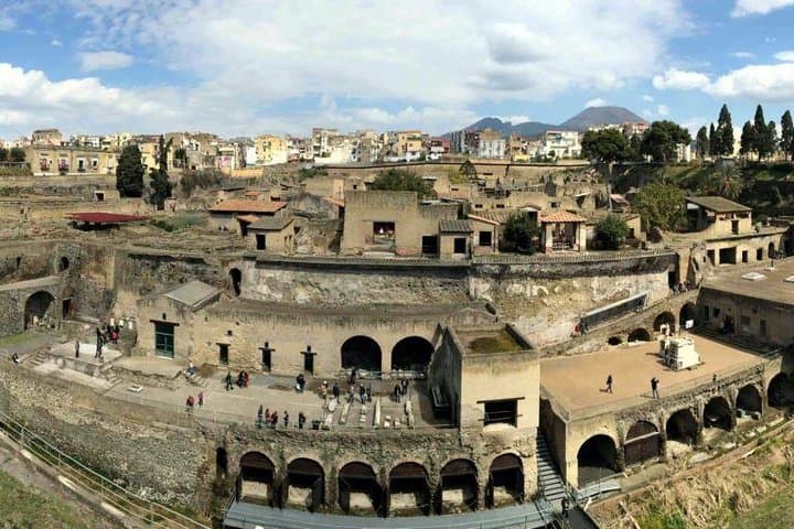 Full-Day Tour: Herculaneum, Pompeii & Sorrento From Naples