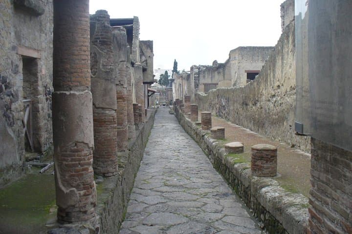 Full-Day Tour: Herculaneum, Pompeii & Sorrento From Naples photo 3