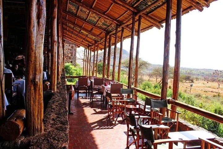 2-Day Mombasa to Tsavo West Safari — Kilaguni Serena, Mzima Springs & Shetani Lava