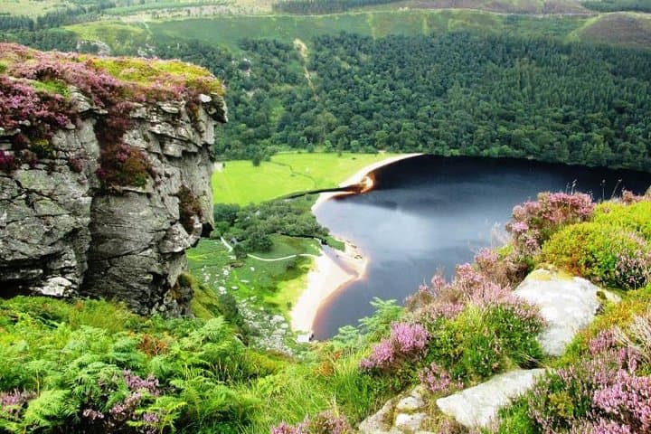 Private Wicklow Mountains Limo Tour: Glendalough, Powerscourt & Russborough
