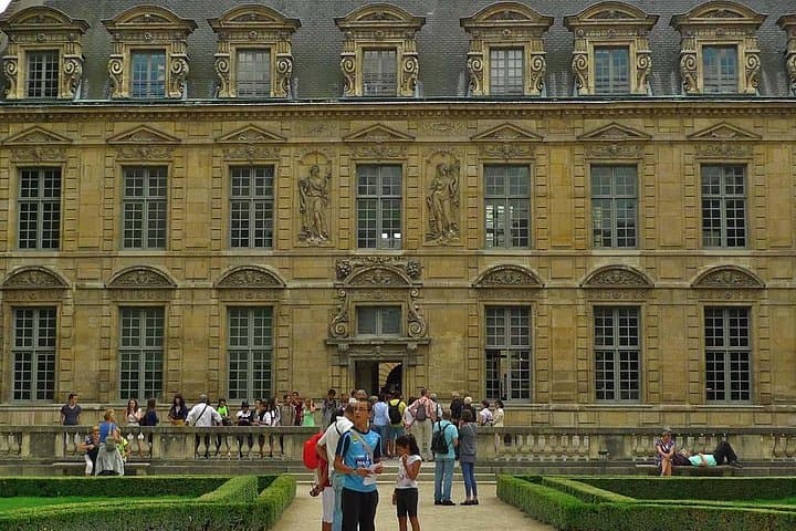 Interactive Paris History Walking Tour for Teens and Families — Latin Quarter to Bastille photo 4