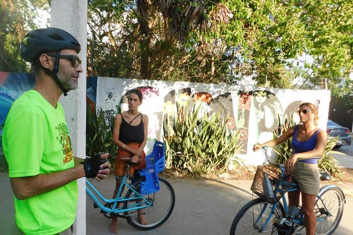 Playa del Carmen Street Art Bike Tour — Graffitis & Munchies photo 2