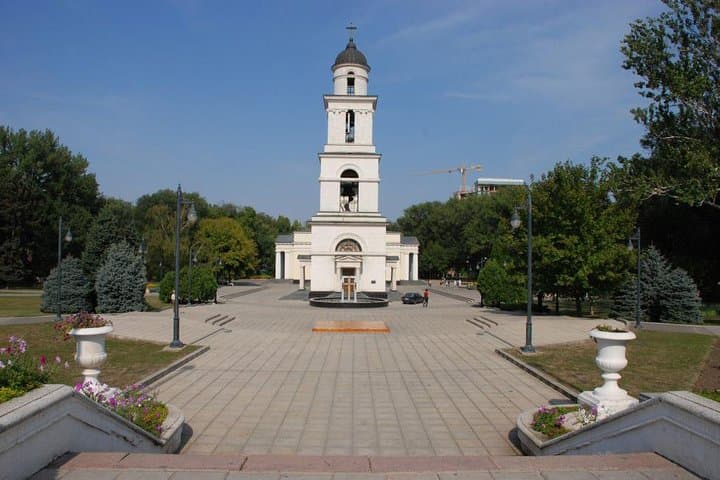 Chisinau on Foot: Private 2.5-Hour Walking Tour of Moldova's Capital photo 3
