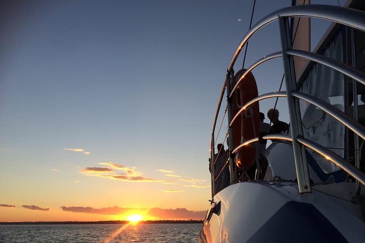 Hervey Bay Champagne Sunset Sail — Fraser Island Sunset Cruise photo 3